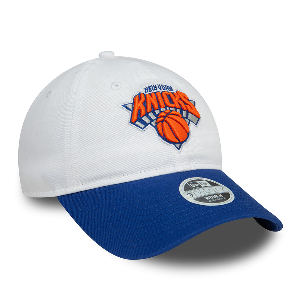 Gorra de béisbol 9TWENTY NBA White Crown New York Knicks para mujeres de New Era - Blanco-Azul Real