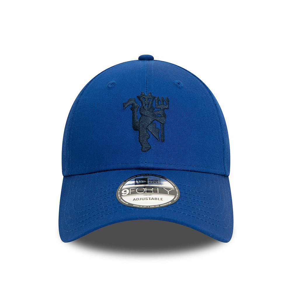 Gorra de béisbol 9FORTY Emblema del Diablo Manchester United FC de New Era - Azul Real