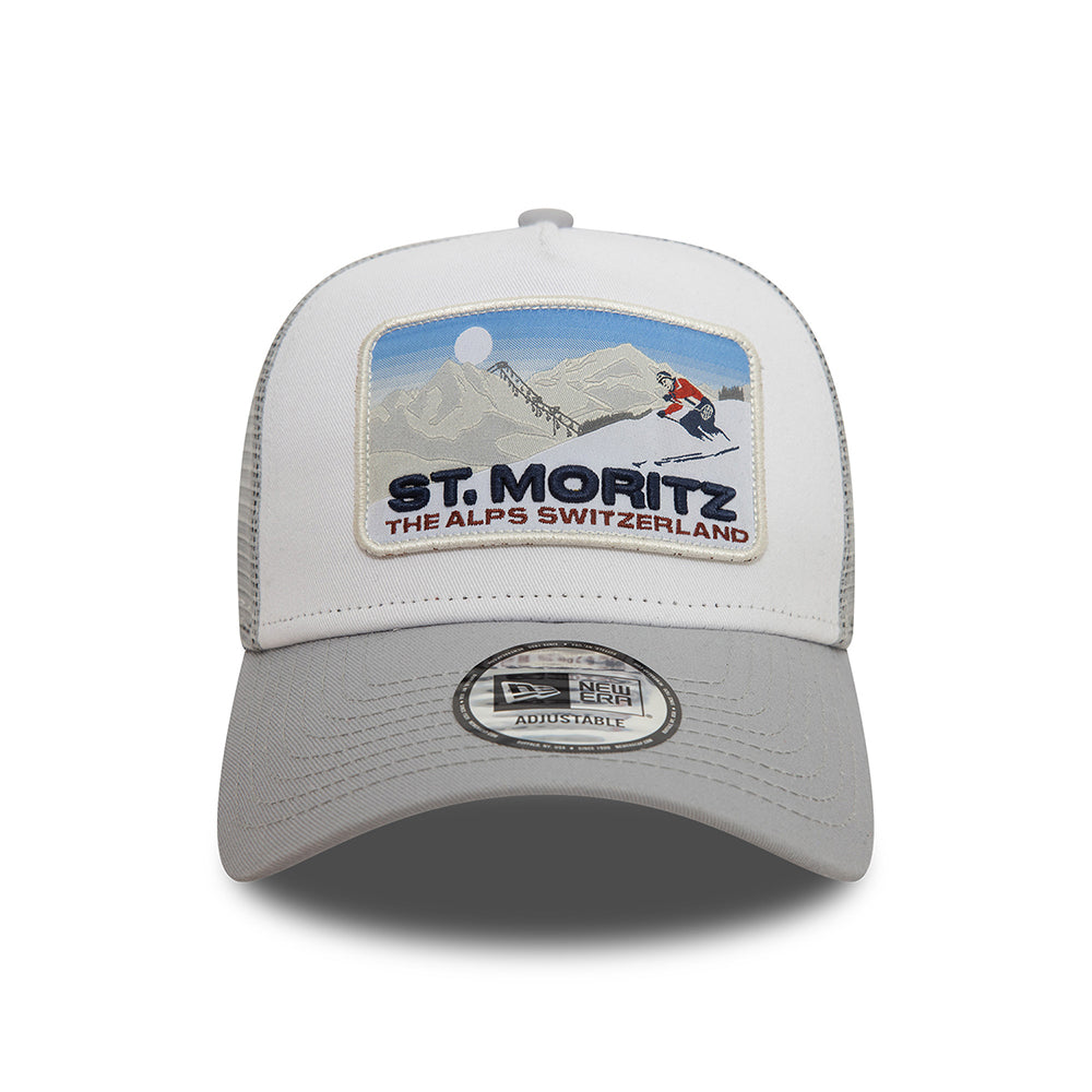 Gorra Trucker A-Frame - Ski Patch St. Moritz de New Era - Gris-Blanco