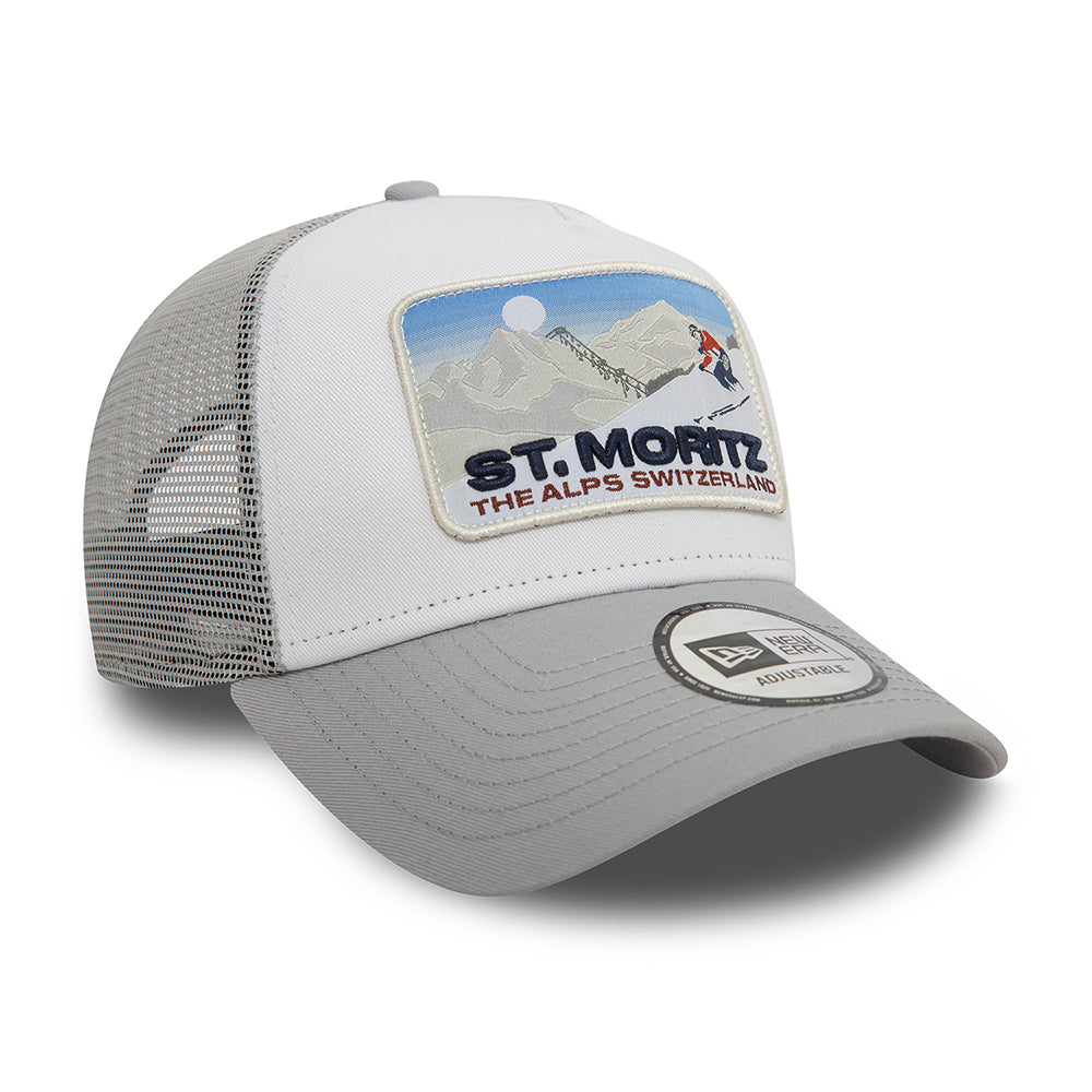 Gorra Trucker A-Frame - Ski Patch St. Moritz de New Era - Gris-Blanco