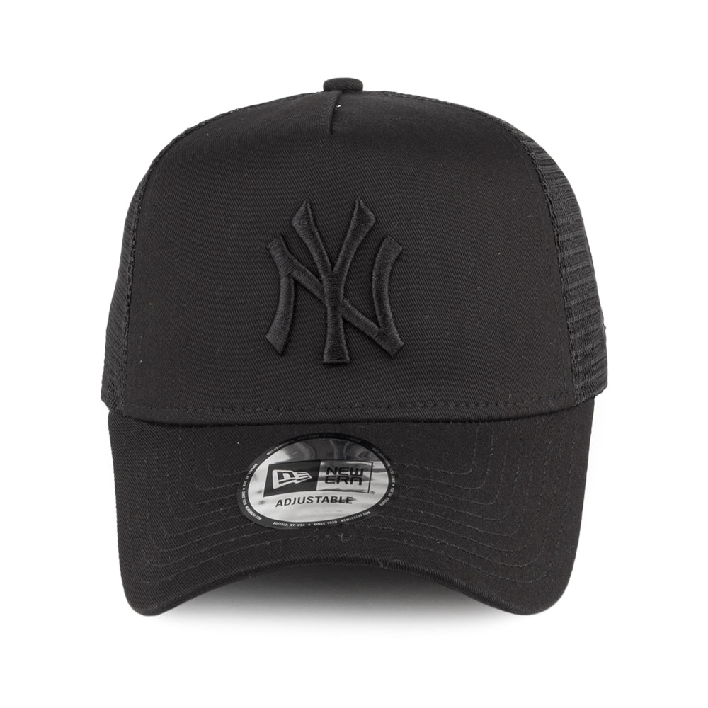 Gorra Trucker MLB Essential New York Yankees de New Era - Negro sobre Negro