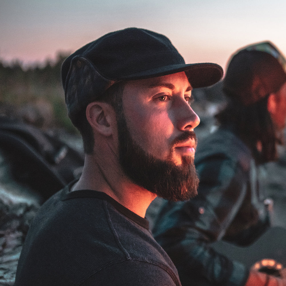 Gorra Mountain Time Radar con orejeras de Sunday Afternoons - Azul Oscuro