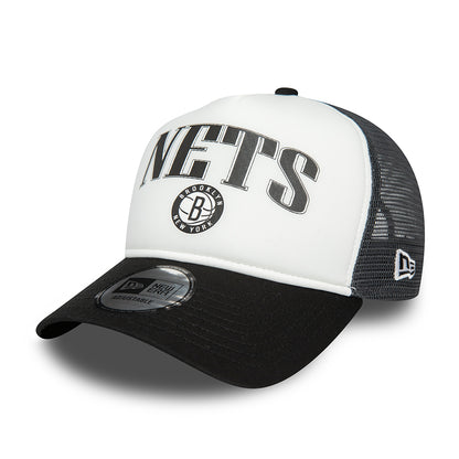 Gorra Trucker A-Frame NBA Retro Brooklyn Nets de New Era - Blanco-Negro