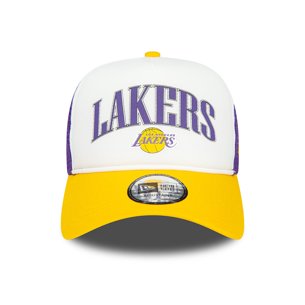 Gorra Trucker A-Frame NBA Retro L.A. Lakers de New Era - Blanco-Amarillo-Morado