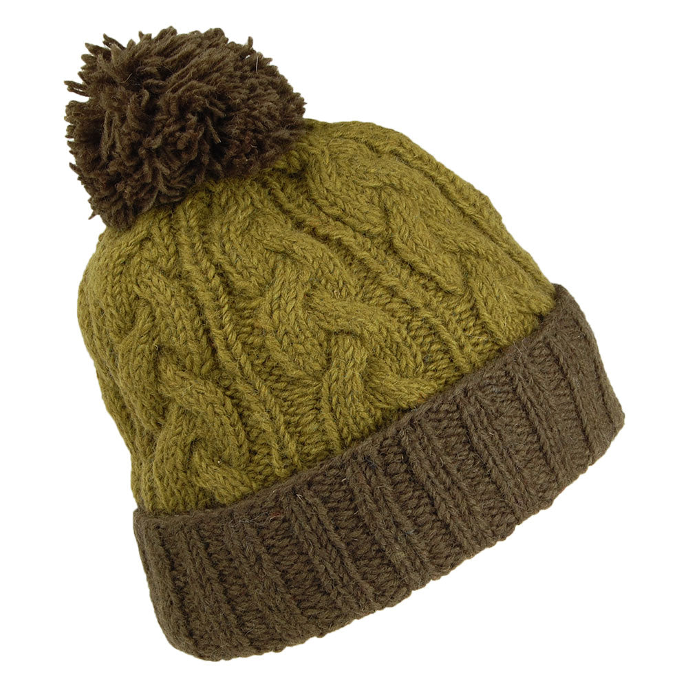 Gorro con pompón con vuelta de punto cable de Kusan Verde Oliva-Verde